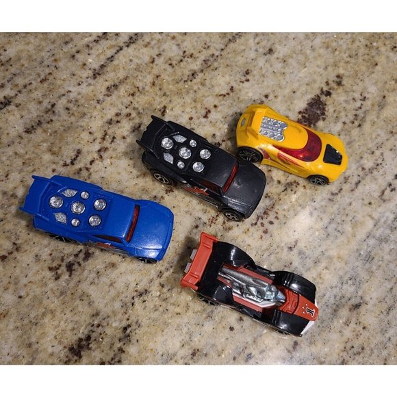 Lot of 4 Hot Wheels Track Stars Bassline Chicane 1186 MJ - Picture 1 of 12